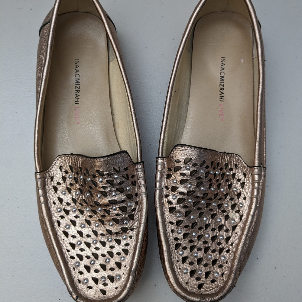 Women's copper/ bronze Isaac Mizrahi ballet flats. Size 9